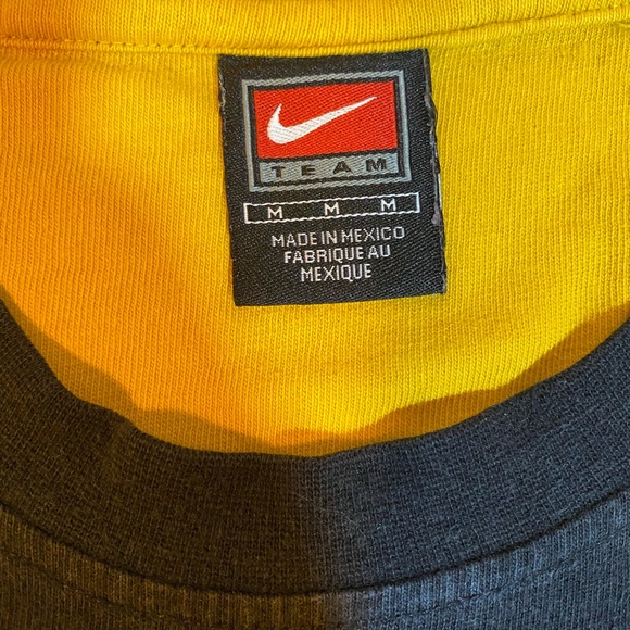 Nashville Predators Retro Tee - Picture 3 of 4